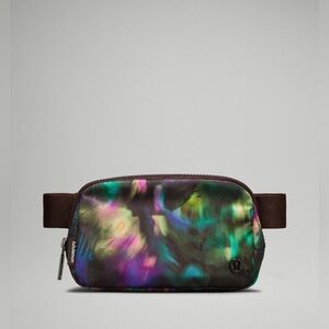 NEW LULULEMON EVERYWHERE BELT BAG DISCOTHEQUE MULTI